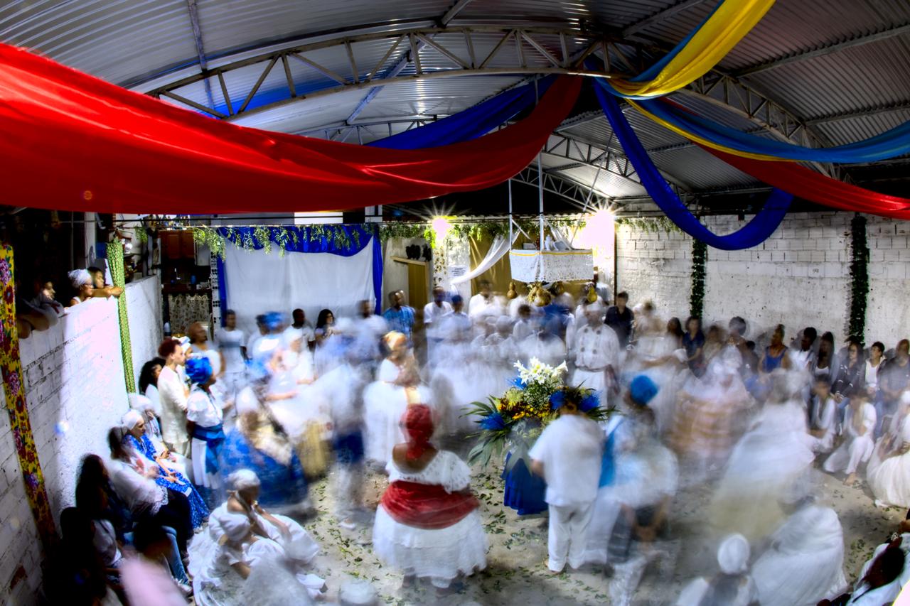 Longa exposição. Religiosos durante as cerimônias.